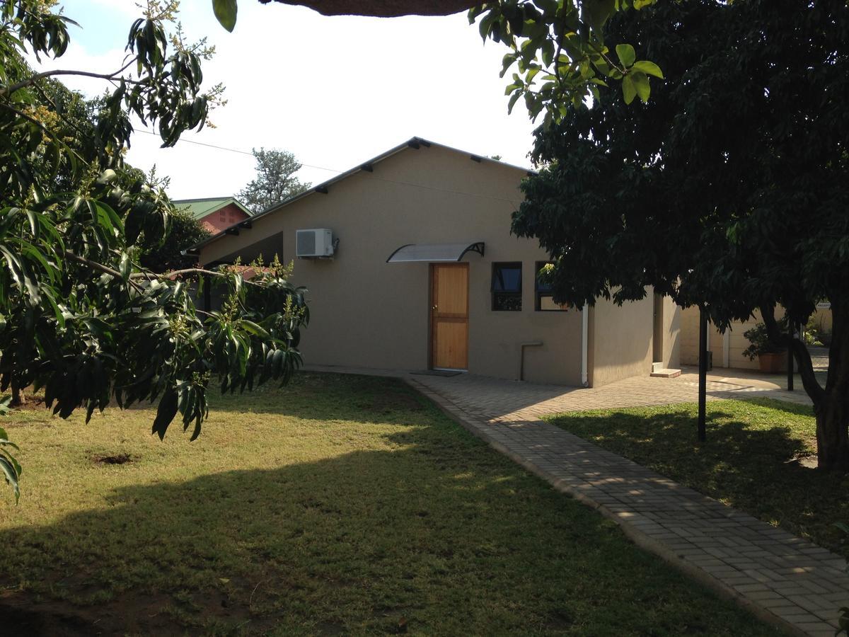 Impala Chalets Phalaborwa Bagian luar foto
