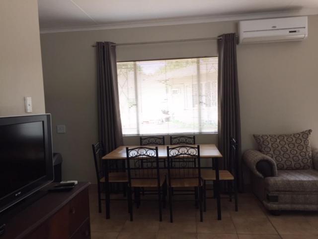Impala Chalets Phalaborwa Bagian luar foto